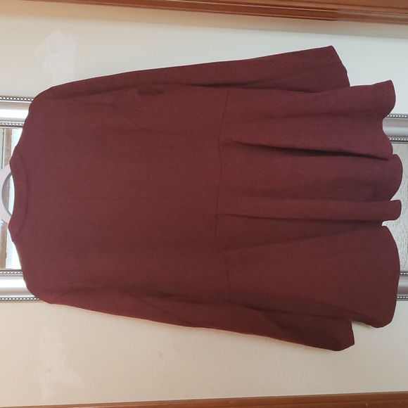 Elegant Burgundy Women's Coat. - Picture 6 of 7